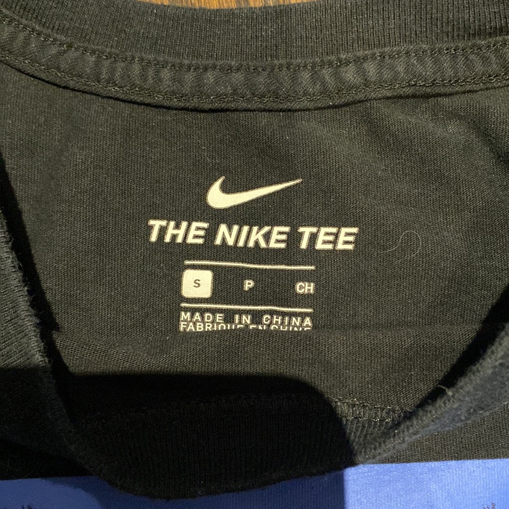 Nike Tee - Picture 4 of 6